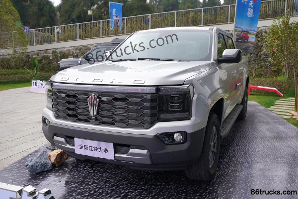 JMC Dadao 2026 Model Zhuiguangzhe Supreme Edition 2.5T Diesel 211hp Auto 4WD Standard Wheelbase Double Row Pickup Cab (3) | 86Trucks