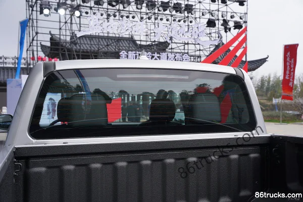 JMC Dadao 2026 Model Zhuiguangzhe Supreme Edition 2.5T Diesel 211hp Auto 4WD Standard Wheelbase Double Row Pickup Body (4) | 86Trucks