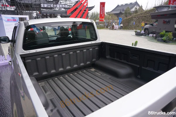 JMC Dadao 2026 Model Zhuiguangzhe Supreme Edition 2.5T Diesel 211hp Auto 4WD Standard Wheelbase Double Row Pickup Body (2) | 86Trucks