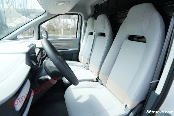 SAIC MAXUS Dana V1 2025 Model 3-Seat Long Wheelbase High Roof Pure Electric Panel Van 51kWh Cab (3) | 86Trucks