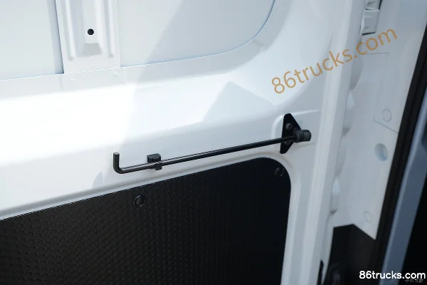 SAIC MAXUS Dana V1 2025 Model 3-Seat Long Wheelbase High Roof Pure Electric Panel Van 51kWh Cargo Box (1) | 86Trucks