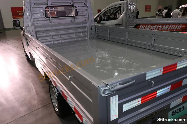Lingshi Auto Gold Small Truck PLUS 3.355m Single Row Pure Electric Flatbed Micro Truck CATL 55.64kWh 4X2(6 wheels) Body (1) | 86Trucks