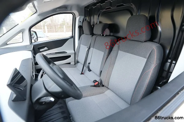 Huolala Duola Large Van 2025 Super Fast Charge Practical Edition 3-Seat Pure Electric Panel Van CATL 43.53kWh Cab (2) | 86Trucks