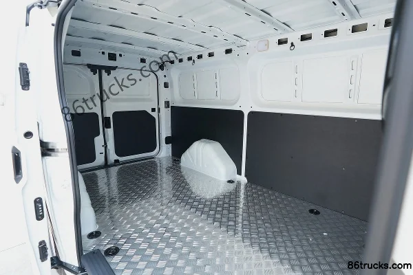 Huolala Duola Large Van 2025 Super Fast Charge Practical Edition 3-Seat Pure Electric Panel Van CATL 43.53kWh Cargo Box (1) | 86Trucks