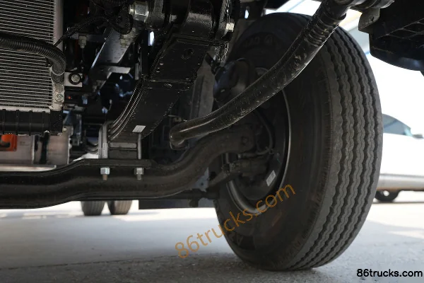 JAC ES9 4.18m Single Row Pure Electric Stake Light Truck CATL 165.15kWh 4X2(6 wheels) Chassis (3) | 86Trucks
