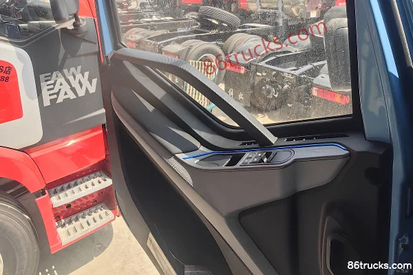 FAW Jiefang J6P 6X4(10 roues) tracteur routier électrique pur 528.13kWh Cabine (3) | 86Trucks