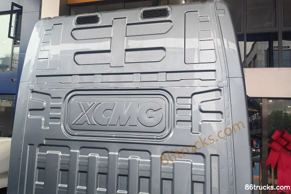 XCMG Hanjie toit surélevé frein pneumatique 4,4 m camion porteur à grille électrique pur cabine simple CALB 133,94 kWh 4X2(6 roues) Châssis