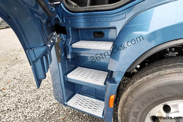 Auman Galaxy 5M 6X4(10 wheels) Battery-Swap Pure Electric Tractor Truck CATL 600kWh Cab (2) | 86Trucks