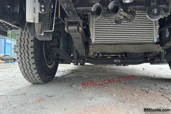Dongfeng Tank Edition 155hp 4X2(6 wheels) Fast Gear 8-Speed Wrecker Truck (Hubei Longmu) Chassis (1) | 86Trucks