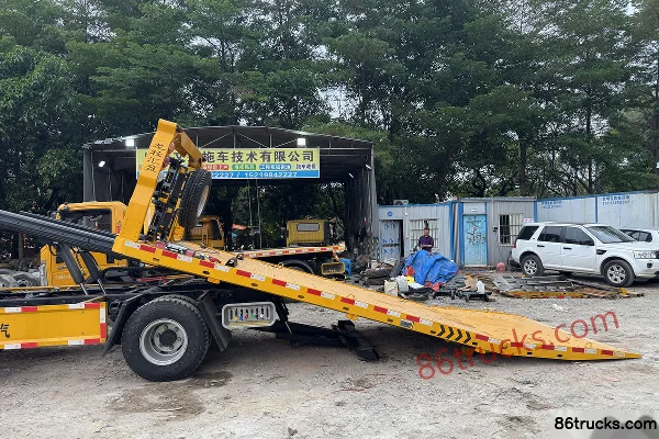 Dongfeng Tank Edition 155hp 4X2(6 wheels) Fast Gear 8-Speed Wrecker Truck (Hubei Longmu) Body (3) | 86Trucks