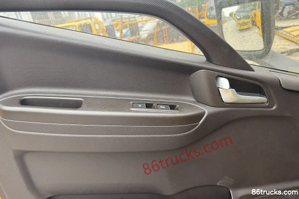 JAC A9 160 hp 4X2(6 wheels) Fast Gear 8-speed Tow Truck (Hubei Longmu) Cab (2) | 86Trucks