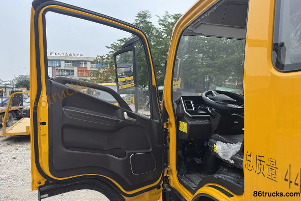 JAC A9 160 hp 4X2(6 wheels) Fast Gear 8-speed Tow Truck (Hubei Longmu) Cab (1) | 86Trucks