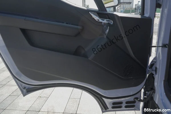 BYD T5EV Fortune Edition 4.5T 4.03m Single Row Pure Electric Van Light Truck 132kWh 4X2(6 wheels) Cab (3) | 86Trucks