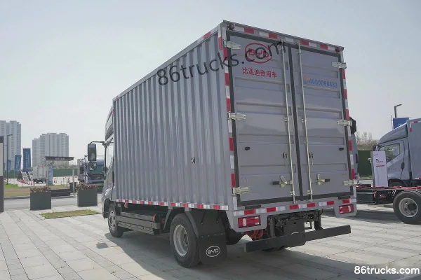 BYD T5EV Fortune Edition 4.5T 4.03m Single Row Pure Electric Van Light Truck 132kWh 4X2(6 wheels) Body (2) | 86Trucks