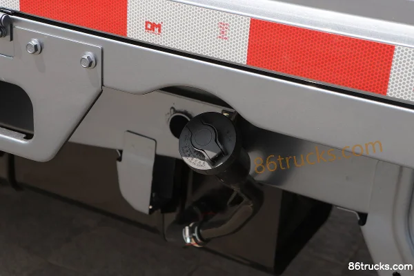 SRM Xinka T3 PLUS 2026 luxe 1.8L essence 136 ch 4X2(6 roues) 2,51 m micro camion plateau double cabine Châssis (2) | 86Trucks