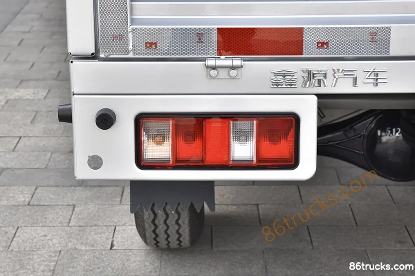 SRM Xinka T3 PLUS 2026 Model Luxury 1.6L Gasoline 125hp 4X2(6 wheels) 3.05m Single Row Panel Micro Truck Cab (2) | 86Trucks