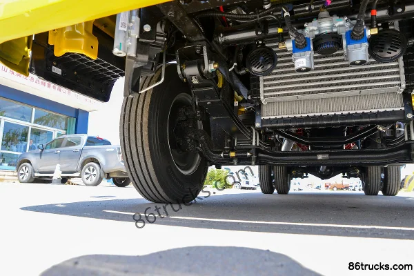 Foton Forland S1 145hp 4X2(6 wheels) 2.7m double-row flatbed light truck Chassis (2) | 86Trucks