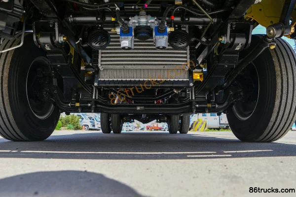 Foton Forland S1 145hp 4X2(6 wheels) 2.7m double-row flatbed light truck Chassis (1) | 86Trucks