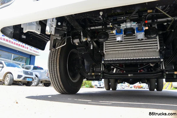 Foton Times Linghang M5 3.0L 130ch 4X2(6 roues) CNG 4.17m single-row flatbed light truck Châssis (2) | 86Trucks