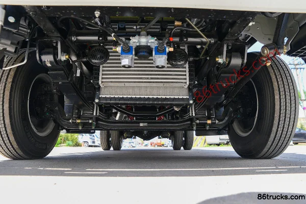 Foton Times Linghang M5 3.0L 130ch 4X2(6 roues) CNG 4.17m single-row flatbed light truck Châssis (1) | 86Trucks
