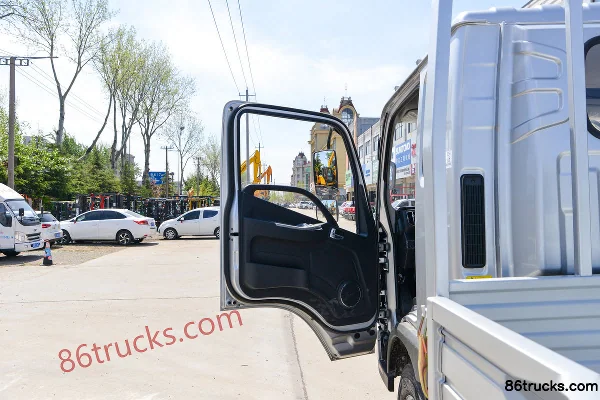 Foton Times Leader M5 151 hp 4X2(6 wheels) 3.8m double-row flatbed light truck (Fast Gear 8-speed) Cab (1) | 86Trucks
