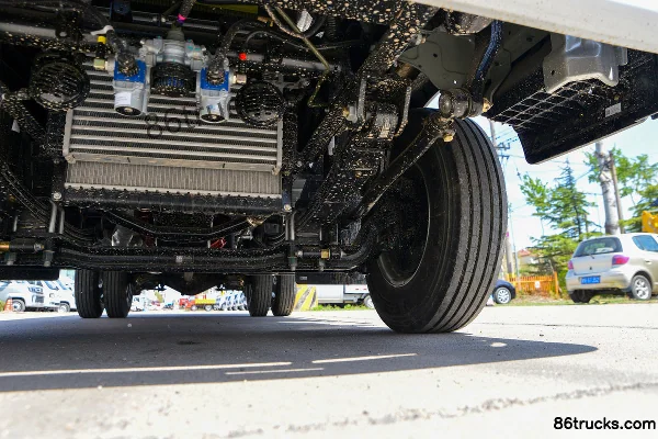 Foton Times Leader M5 151 hp 4X2(6 wheels) 3.8m double-row flatbed light truck (Fast Gear 8-speed) Chassis (3) | 86Trucks