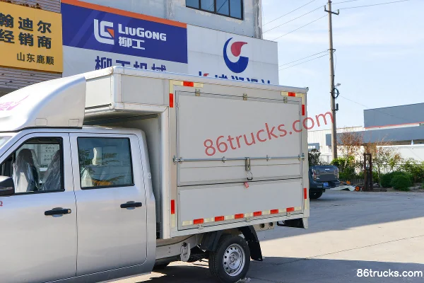 Foton Xiangling Q Split Type Luxe 1.6L 120 ch 4X2(6 roues) Essence 2,8 m Monoplace Camion à hayon élévateur Carrosserie (1) | 86Trucks
