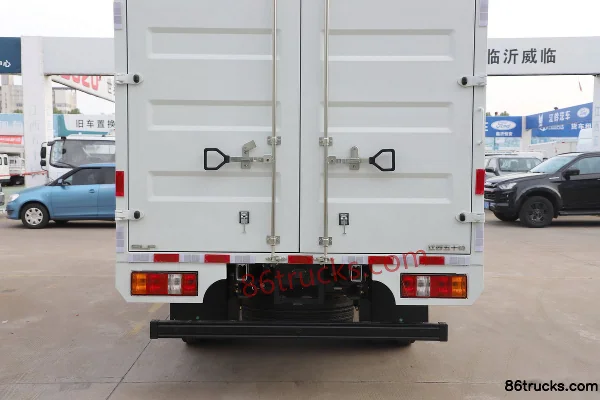 Jiangxi Isuzu Yifang EC Pro 7 2.5L Diesel 154hp 4X2(6 wheels) 6-speed Wide Body Air Brake 3.68m Semi-row Stake Truck (3) | 86Trucks