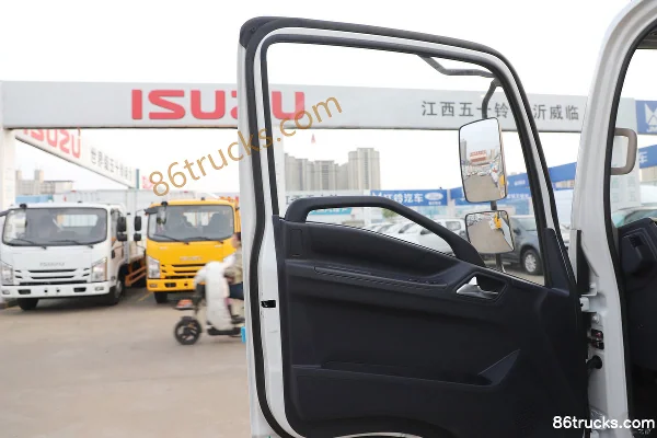 Jiangxi Isuzu Yifang EC5 Pro 2,5 L diesel 154 ch 4X2(6 roues) 6 vitesses cabine moyenne 3,16 m double rangée camion plateau léger (2) | 86Tr
