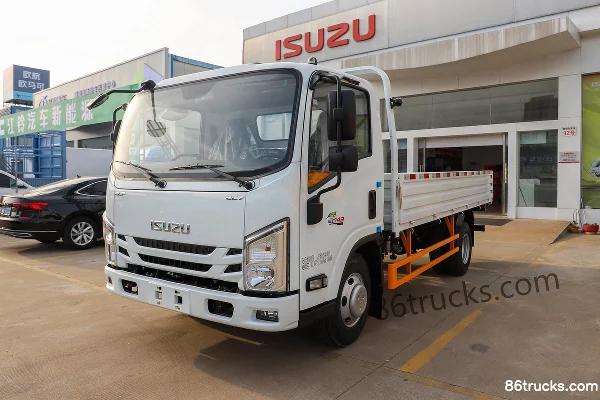 Jiangxi Isuzu Yifang EC7 pro 2.5L diesel 143hp 4X2(6 wheels) 5-speed wide body 4.2m single-row panel van light truck Exterior (3) | 86Trucks