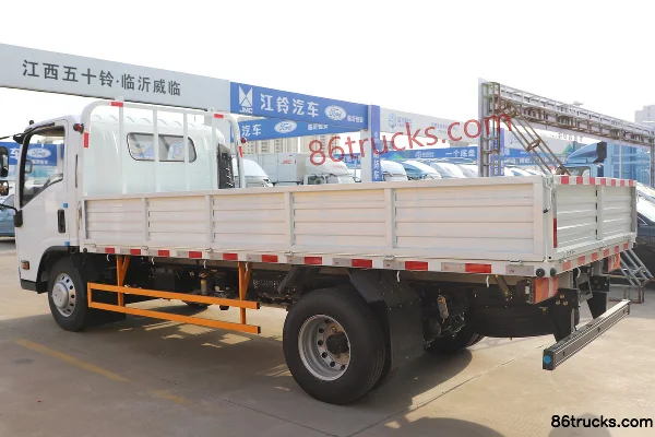Jiangxi Isuzu Yifang EC7 pro 2.5L diesel 154hp 4X2(6 wheels) 6-speed wide body 4.2m single-row panel van light truck (3) | 86Trucks