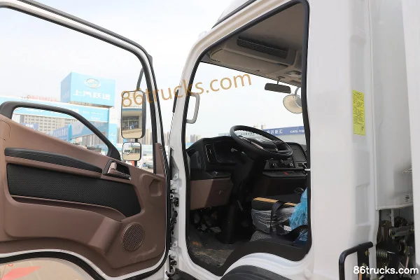 FAW Jiefang Hu VN Zhaocaihu 2.5L Diesel 150hp 4X2(6 wheels) WLY 5-speed 4.2m Single Row Van Truck Cab (2) | 86Trucks