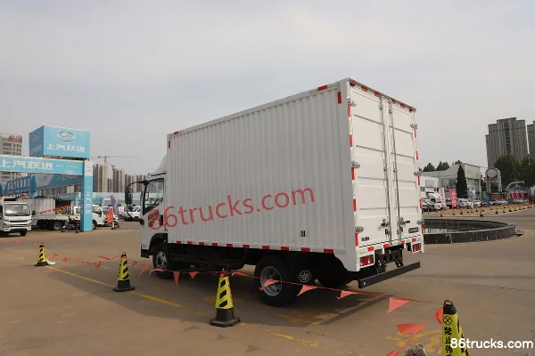 FAW Jiefang Hu VN Zhaocaihu 2.5L Diesel 150hp 4X2(6 wheels) WLY 5-speed 4.2m Single Row Van Truck Body (2) | 86Trucks