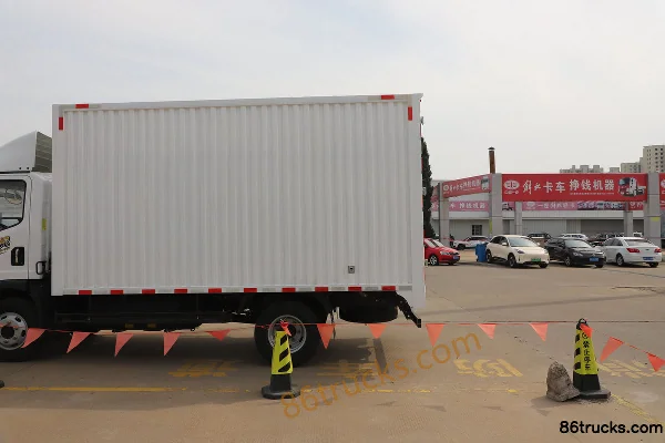 FAW Jiefang Hu VN Zhaocaihu 2.5L Diesel 150hp 4X2(6 wheels) WLY 5-speed 4.2m Single Row Van Truck Body (1) | 86Trucks