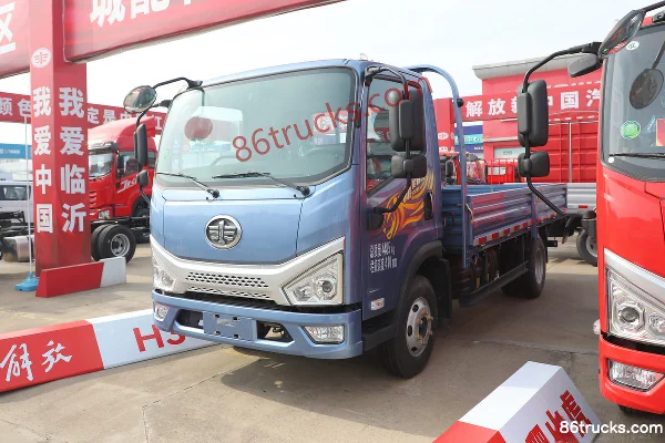 FAW Jiefang New Zhaocaihu 2.5L Diesel 150hp 4X2(6 wheels) WLY 5-Speed 4.2m Single-Row Flatbed Truck Exterior (3) | 86Trucks