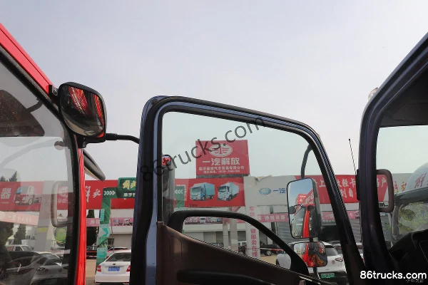 FAW Jiefang New Zhaocaihu 2.5L Diesel 150hp 4X2(6 wheels) WLY 5-Speed 4.2m Single-Row Flatbed Truck Cab (2) | 86Trucks