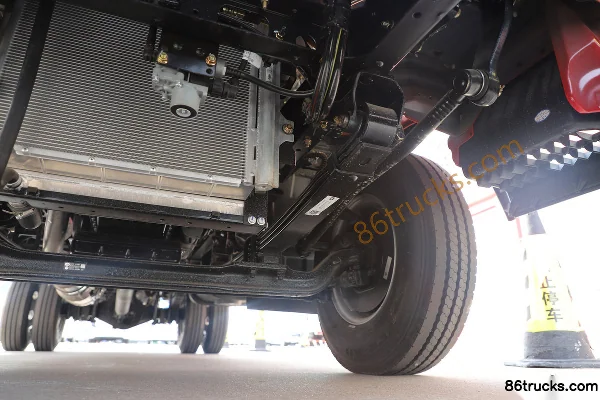 FAW Jiefang New Zhaocaihu 2.5L diesel 150hp 4X2(6 wheels) WLY 5-speed 3.82m semi-row panel van light truck Chassis (3) | 86Trucks