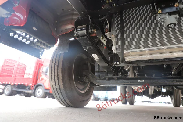 FAW Jiefang New Zhaocaihu 2.5L diesel 150hp 4X2(6 wheels) WLY 5-speed 3.82m semi-row panel van light truck Chassis (2) | 86Trucks