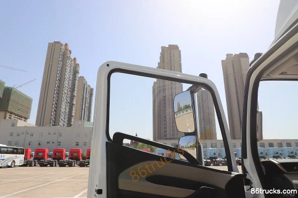 Yutong T6 4X2(6 wheels) 4.08m single-row pure electric refrigerated truck Shenlan 128kWh Cab (2) | 86Trucks