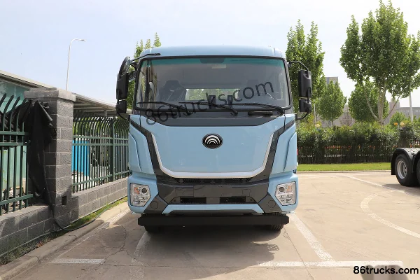 Yutong T Series 6X4(10 wheels) Pure Electric Tractor Truck CATL 400kWh Exterior (2) | 86Trucks