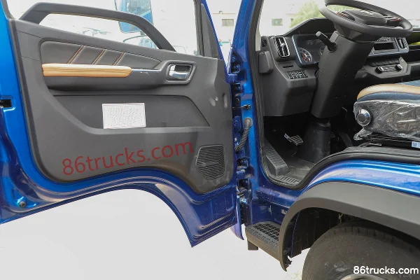Foton King Kong S3 PLUS 2.5L Diesel 155 hp 4X2(6 wheels) WLY 8-Speed Double Top 3.7m Single Row Dump Truck Cab (3) | 86Trucks