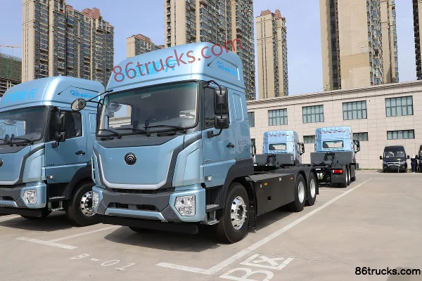 Yutong T-Series 6X4(10 wheels) High Roof Pure Electric Tractor Truck CATL 400kWh Exterior (3) | 86Trucks