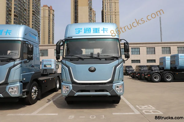 Yutong T-Series 6X4(10 wheels) High Roof Pure Electric Tractor Truck CATL 400kWh Exterior (2) | 86Trucks