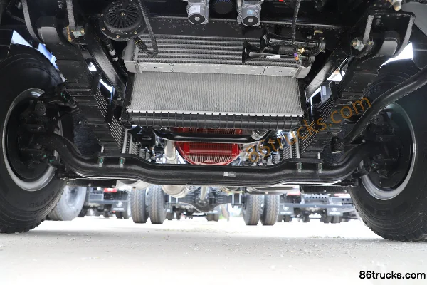 Foton TS5 2.5L diesel 185 ch 4X2(6 roues) Fast Gear 8 vitesses 4,14 m fourgon simple cabine Châssis (1) | 86Trucks
