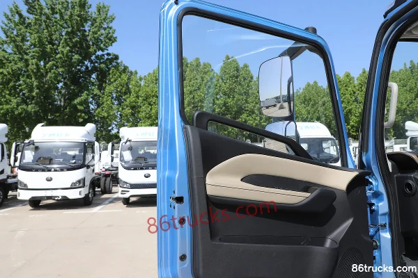 Yutong T6 Wide Body Air Brake 4.2m Single Row Pure Electric Van Light Truck Shenlan 155.332kWh 4X2(6 wheels) Cab (2) | 86Trucks