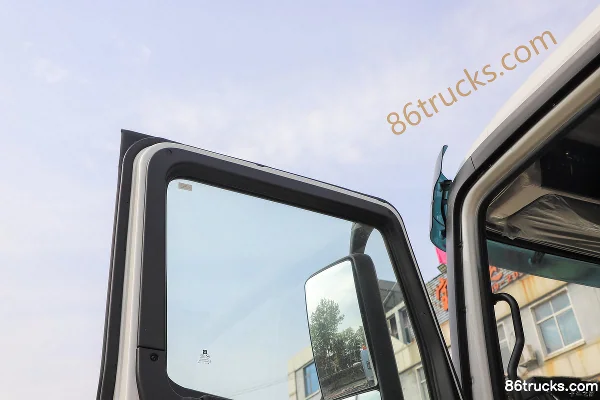 XCMG Hanfeng XG2 Composite Version 6X4(10 wheels) Pure Electric Tractor Truck CATL 600.9kWh Cab (2) | 86Trucks