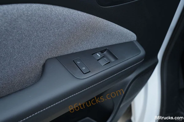 Ruichi EC75 Zhixing Supercharge Edition Beyond Type II 2-Seat Pure Electric Closed Van 50.1kWh Peak Cab (2) | 86Trucks
