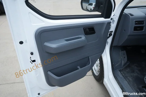 SAIC-GM-Wuling Yangguang 2026 Comfort 6-Seat Pure Electric Light Bus Saike 56.2kWh Cab (2) | 86Trucks