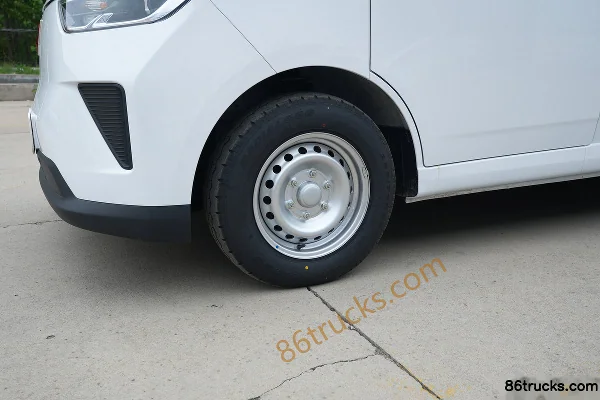 SAIC-GM-Wuling Yangguang 2026 Comfort 6-Seat Pure Electric Light Bus Saike 56.2kWh Chassis (3) | 86Trucks