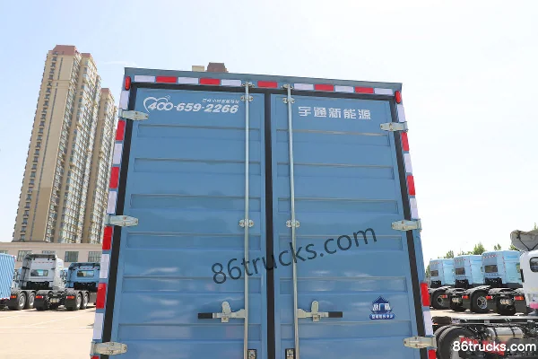 Yutong T3S Yixing Series Medium Body Hydraulic Brake 4.2m Single-row Pure Electric Van Light Truck Shenlan 77.28kWh 4X2(6 wheels) (3) | 86Tr